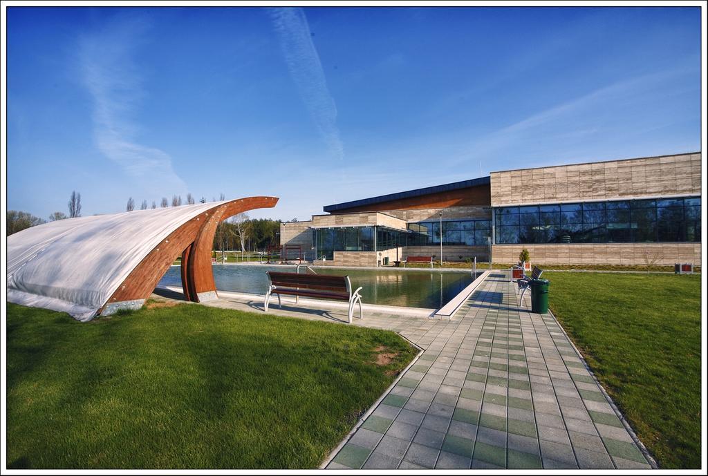 Sárkány Apartman, Sárkány Wellness és Gyógyfürdő Nyírbátor Extérieur photo